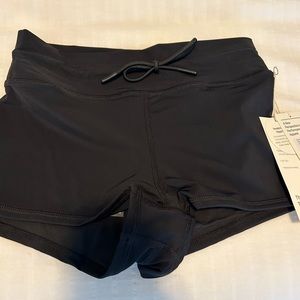 Vuori Dune Shorty size xs BNWT